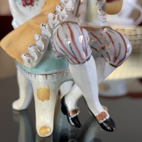 Porcelain figurine. - Picture 7 of 8